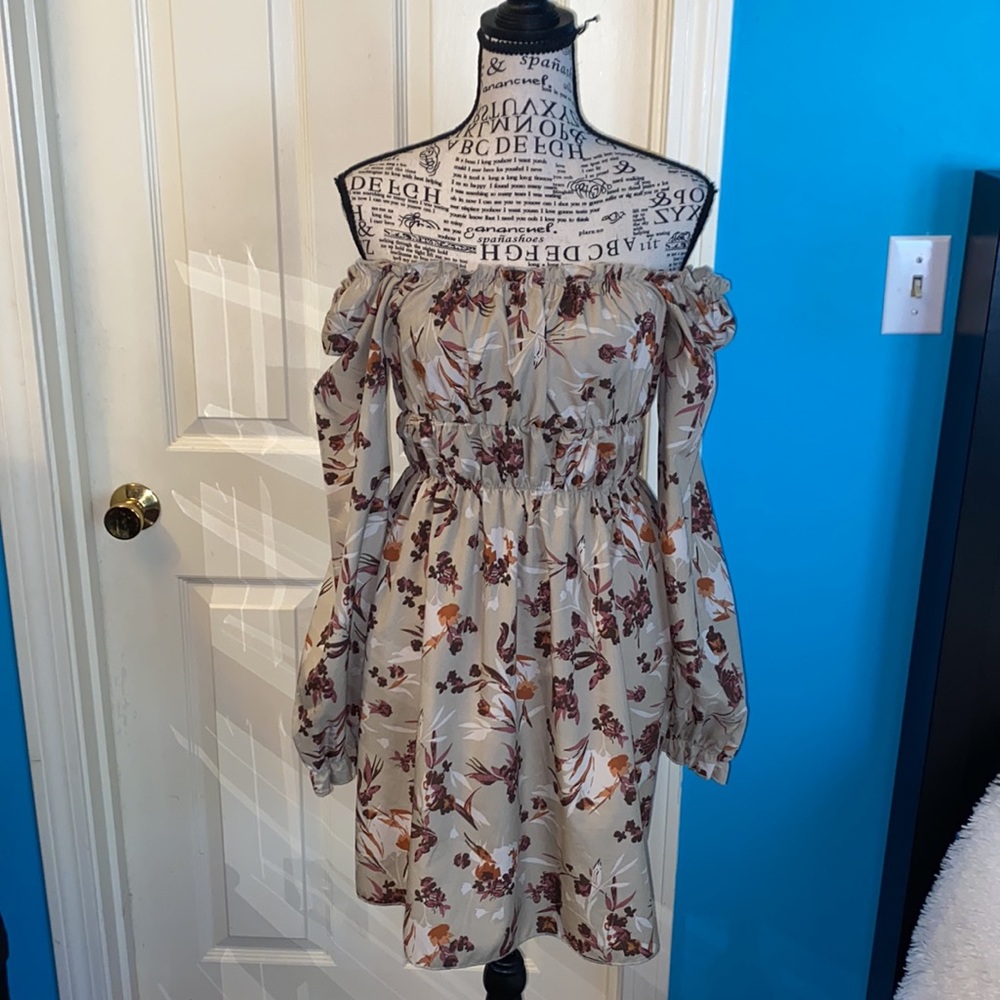 Women’s off the shoulder floral dress - Picture 5 of 7